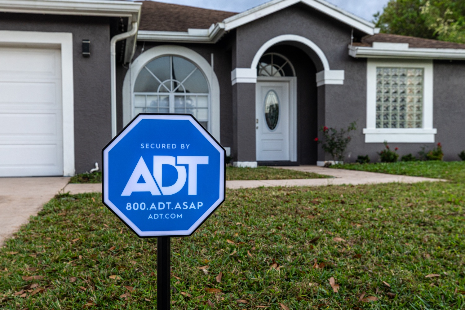 A real Indianapolis-area home protected by Nuvii Smart Home and ADT